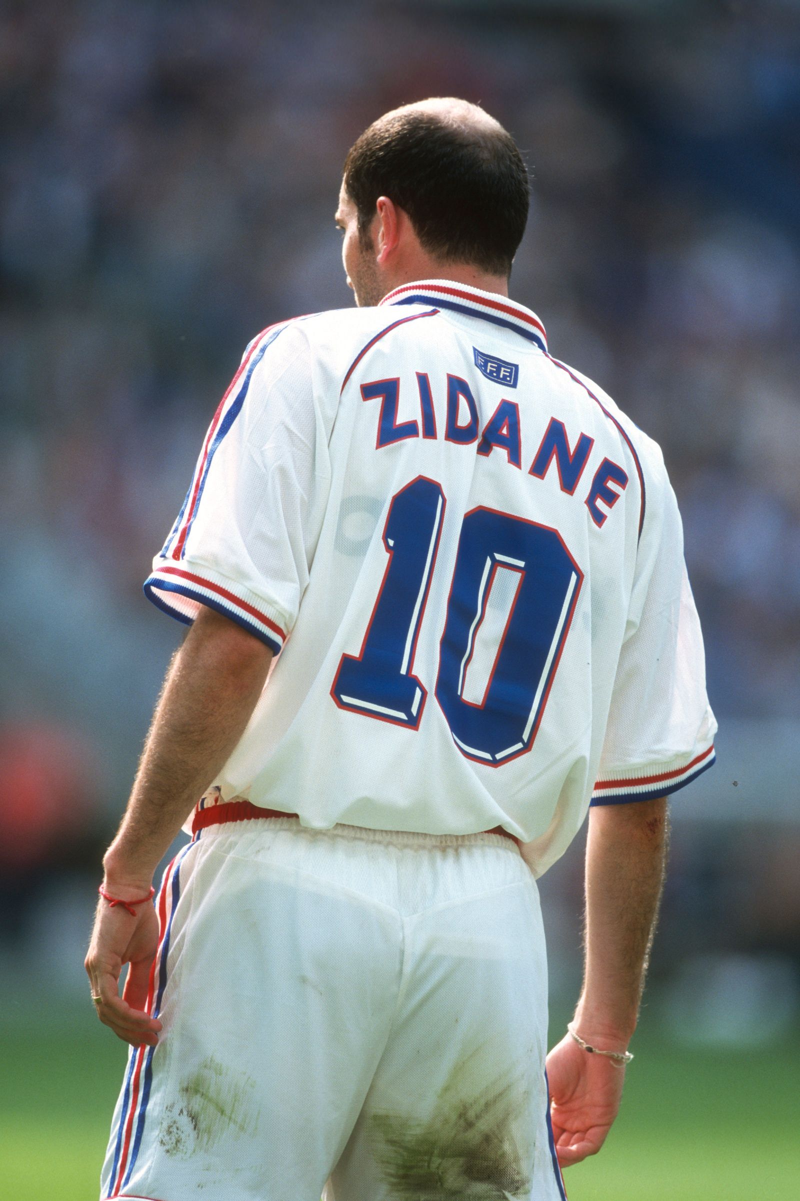 フランス代表 ZIDANE 10番 Zinedine Zidane and the Myth of “The Good Arab” | GQ Middle East