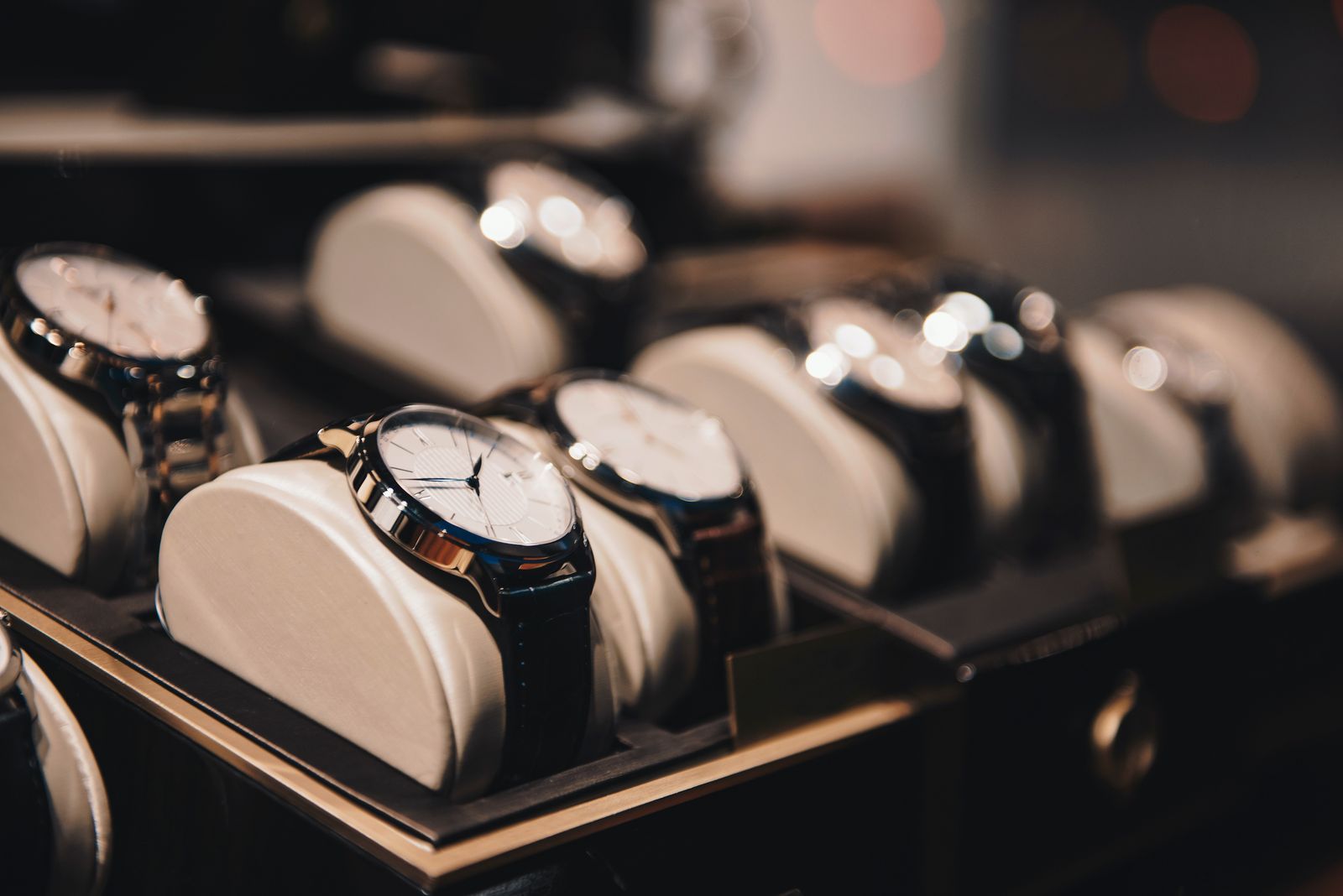 Reloj Middle Mechanical watch or quartz watch: Which lasts longer? | GQ Middle East