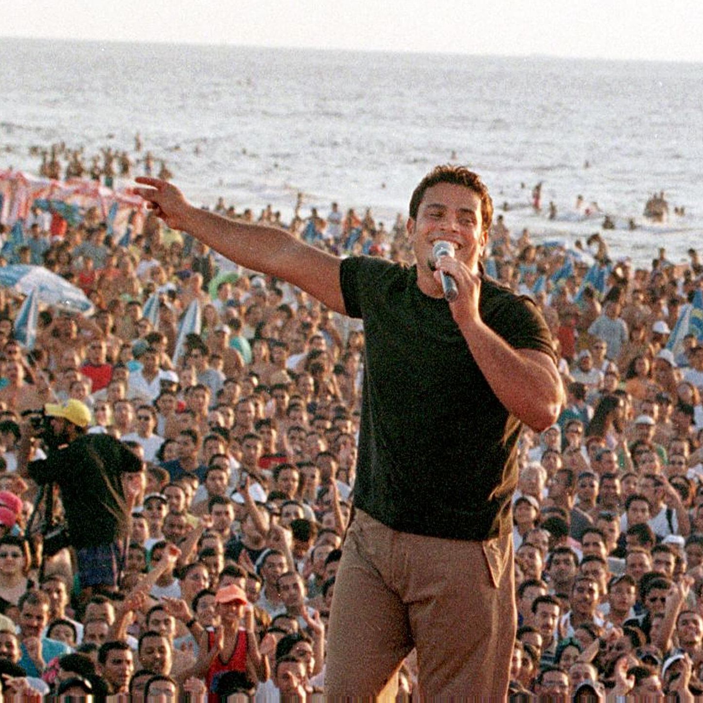 10 Best Amr Diab Songs, Ranked
