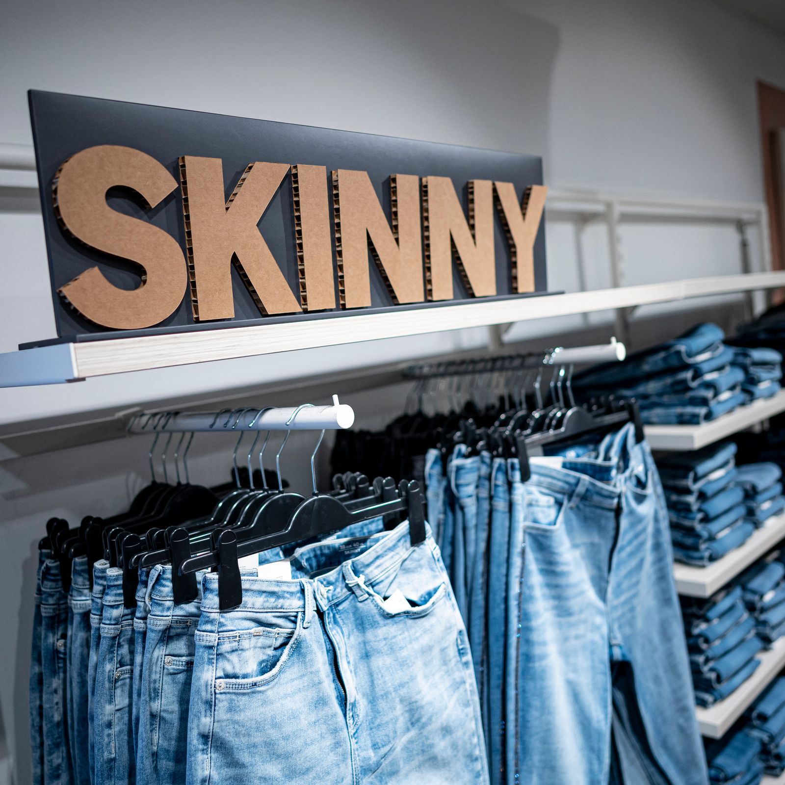 Have Skinny Jeans Made a Comeback? Kind of